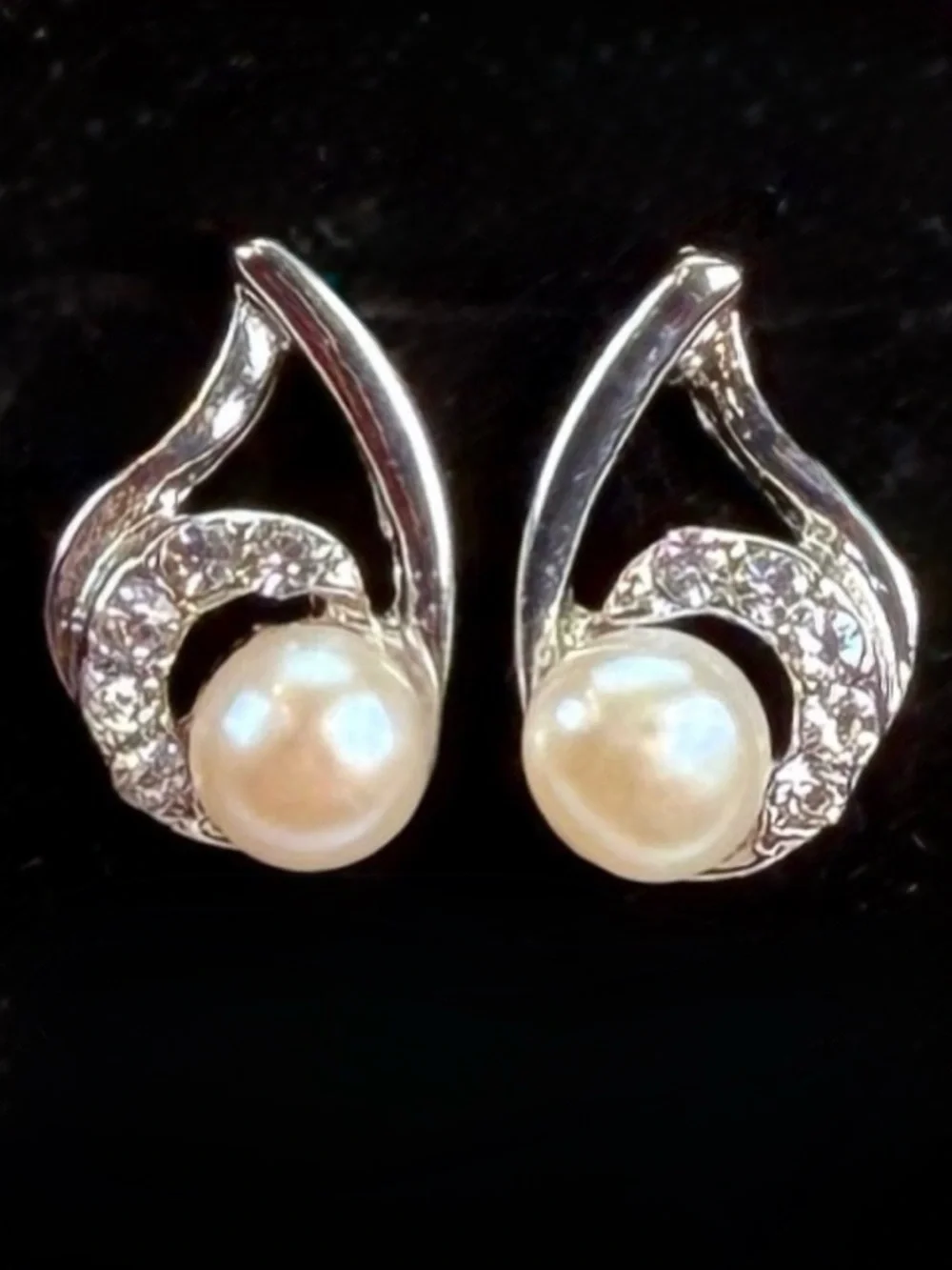 Vintage Silvertone faux pearl crystal bling pierced earrings